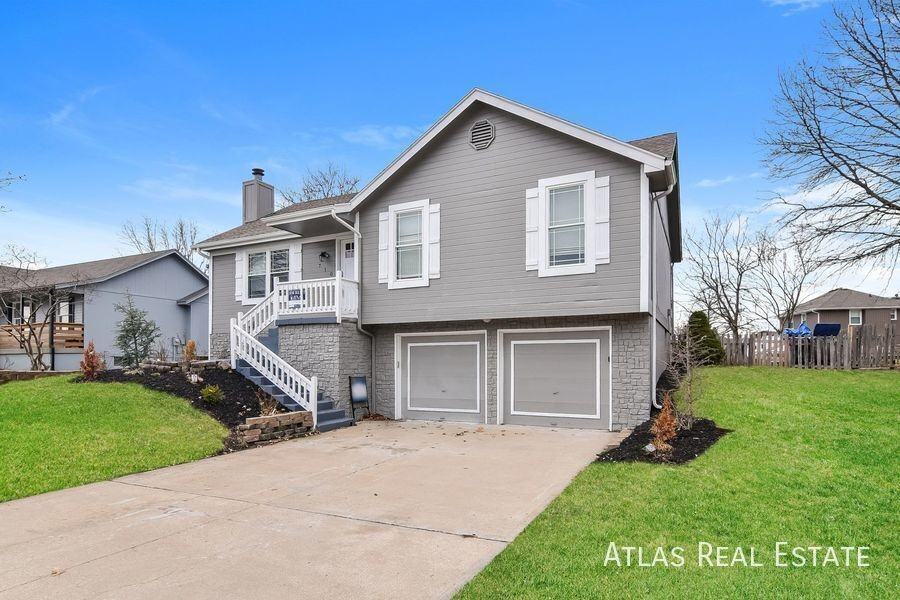 710 S Park Dr - Photo 2 of 20