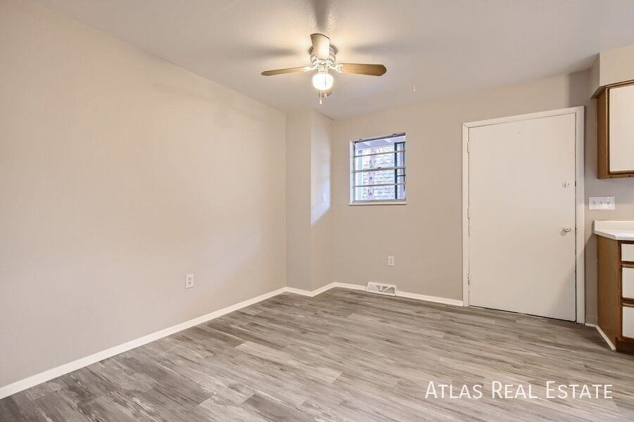 331 N Columbine St #A - Photo 3 of 17