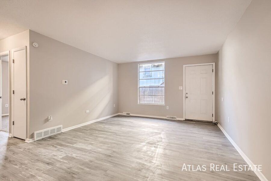 331 N Columbine St #A - Photo 4 of 17