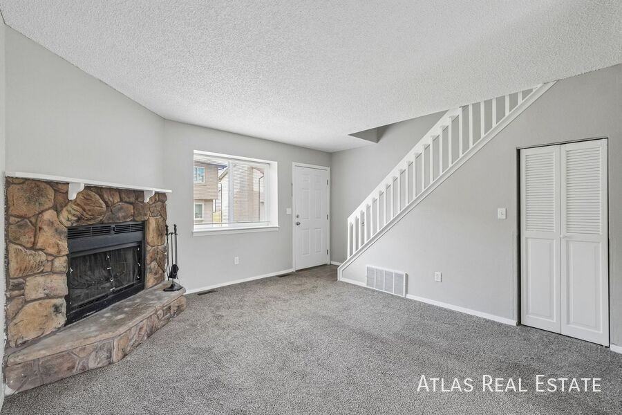 3027 Starlight Cir - Photo 6 of 32
