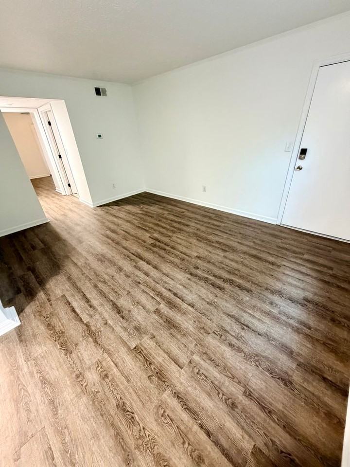 3455 Pimlico Pkwy #2 - Photo 4 of 18