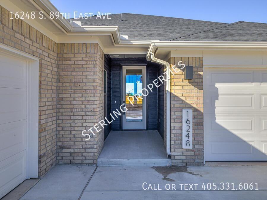 16248 S 89th East Ave - Photo 4 of 47