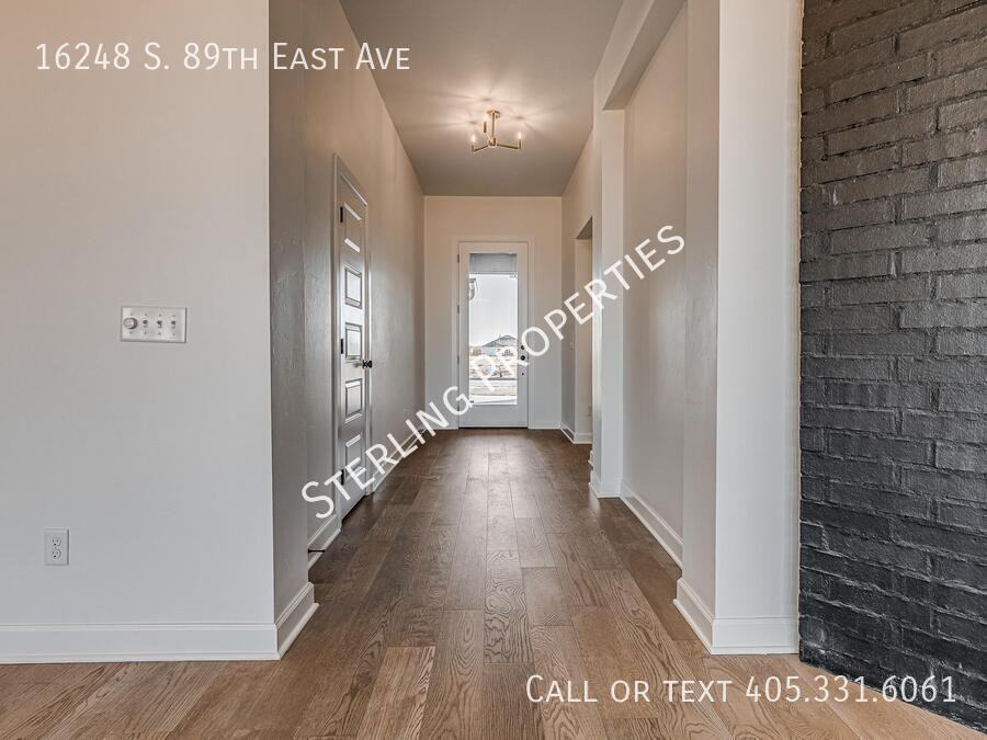 16248 S 89th East Ave - Photo 5 of 47