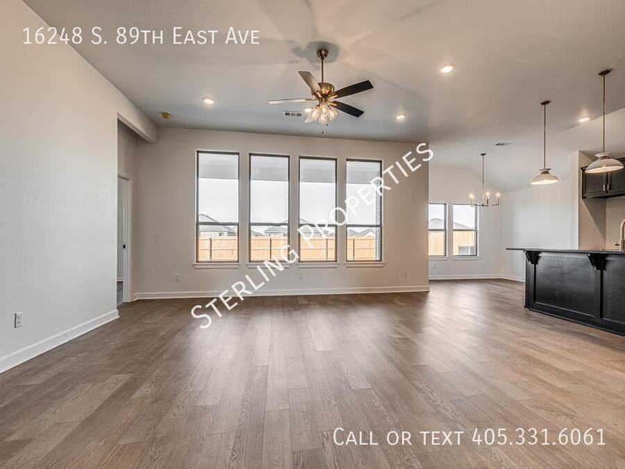 16248 S 89th East Ave - Photo 6 of 47