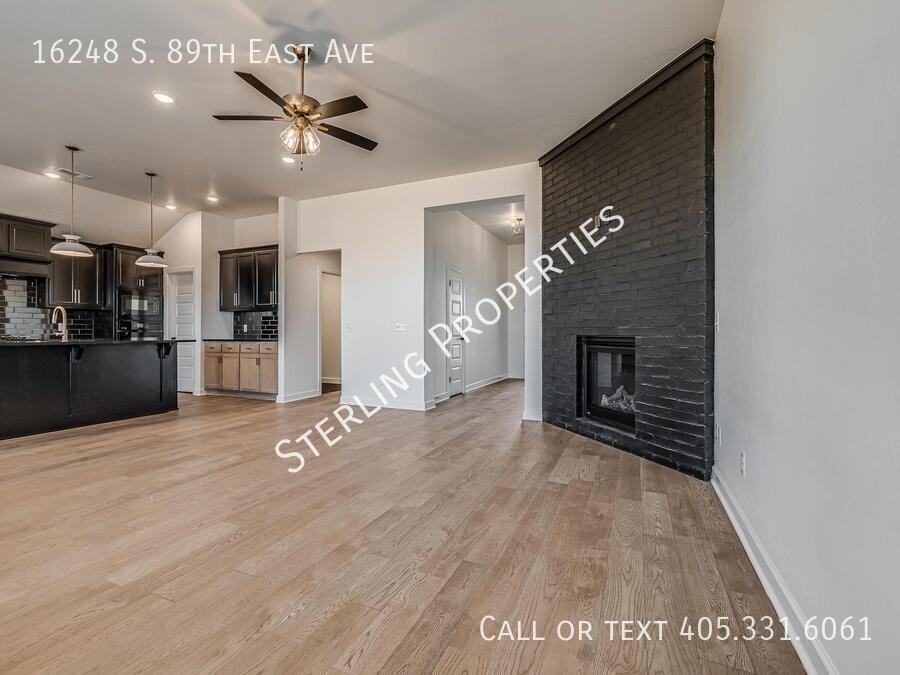 16248 S 89th East Ave - Photo 7 of 47