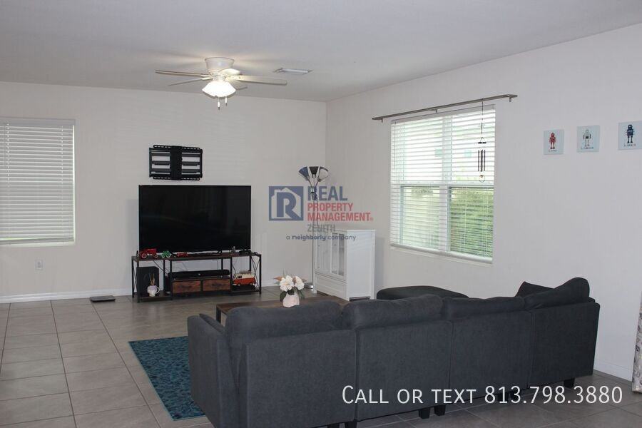 3199 Suncoast Plains Dr - Photo 5 of 33