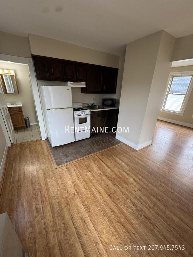 38 Oak St #2 - Photo 2 of 9
