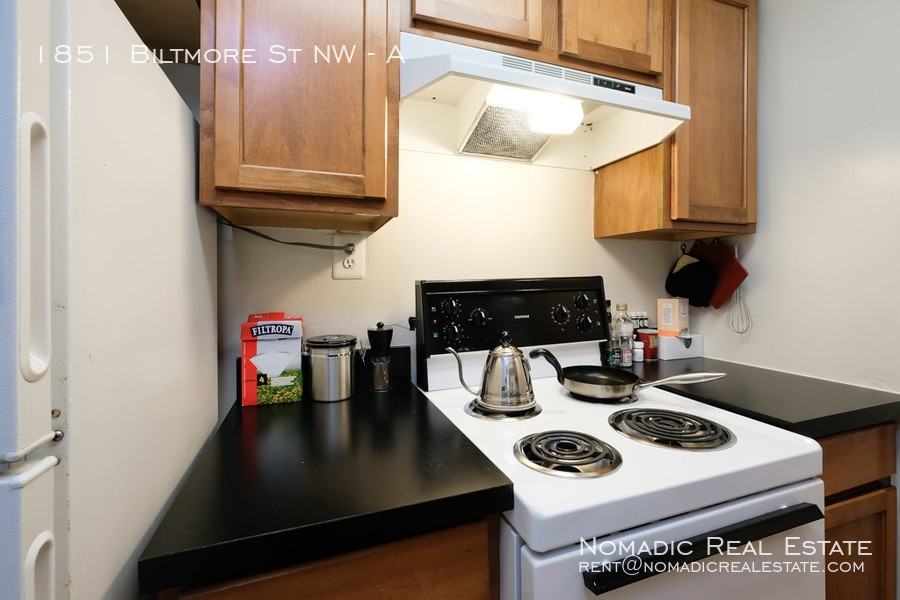 1851 Biltmore St Nw #A - Photo 5 of 18
