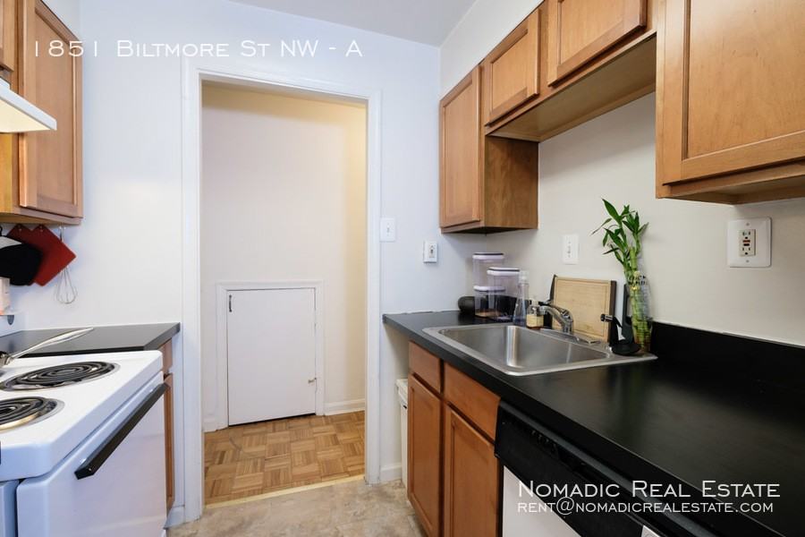 1851 Biltmore St Nw #A - Photo 6 of 18