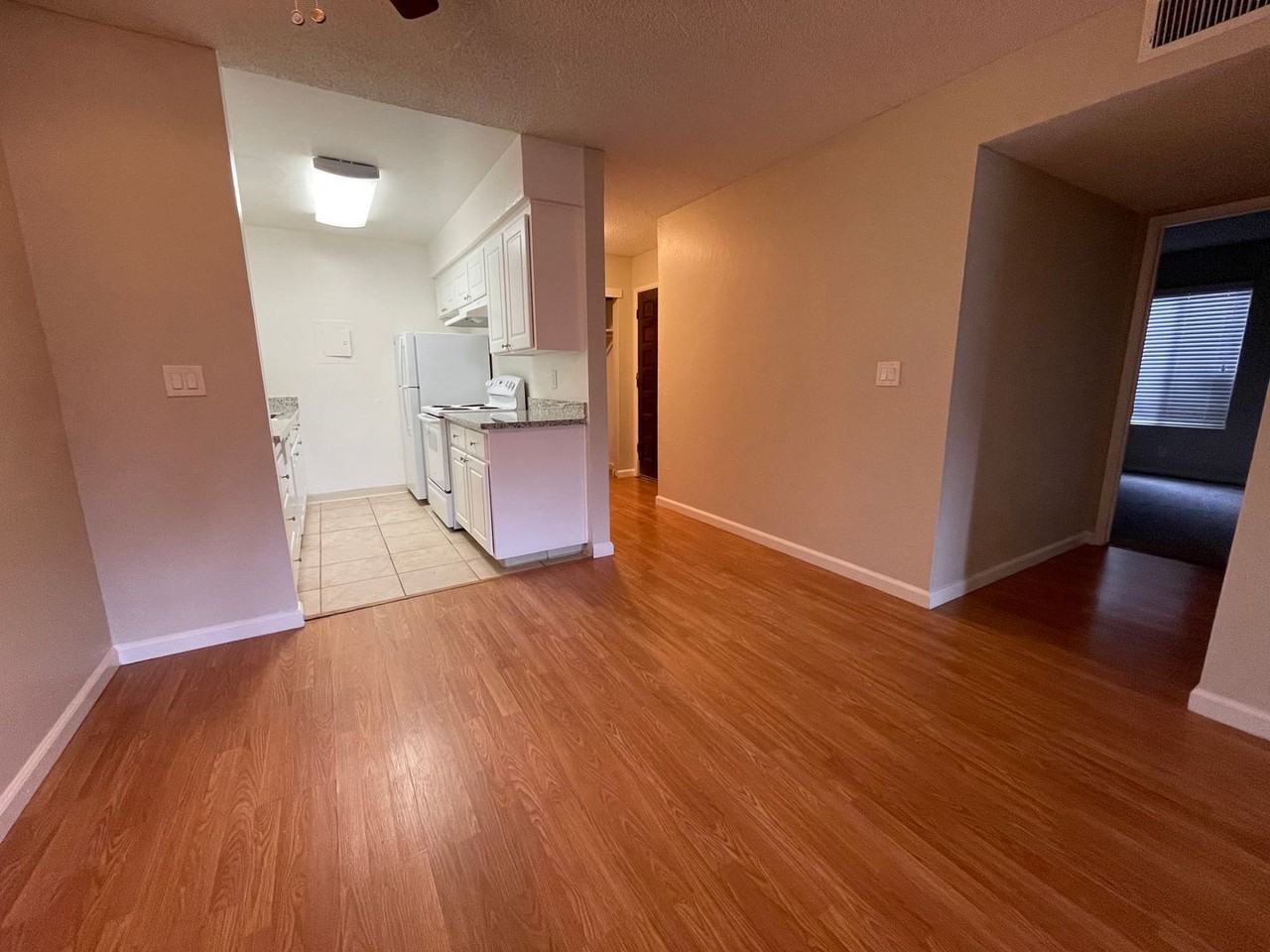 2811-15 E Street - Photo 3 of 18