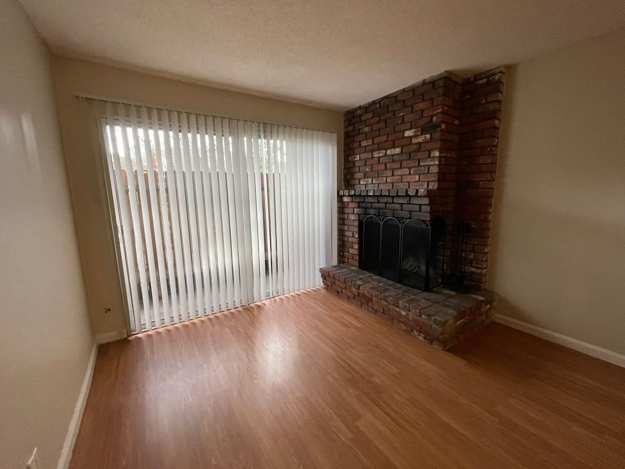 2811-15 E Street - Photo 4 of 18