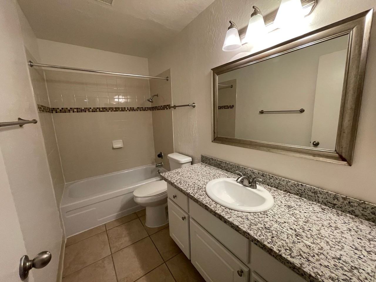 2811-15 E Street - Photo 6 of 18