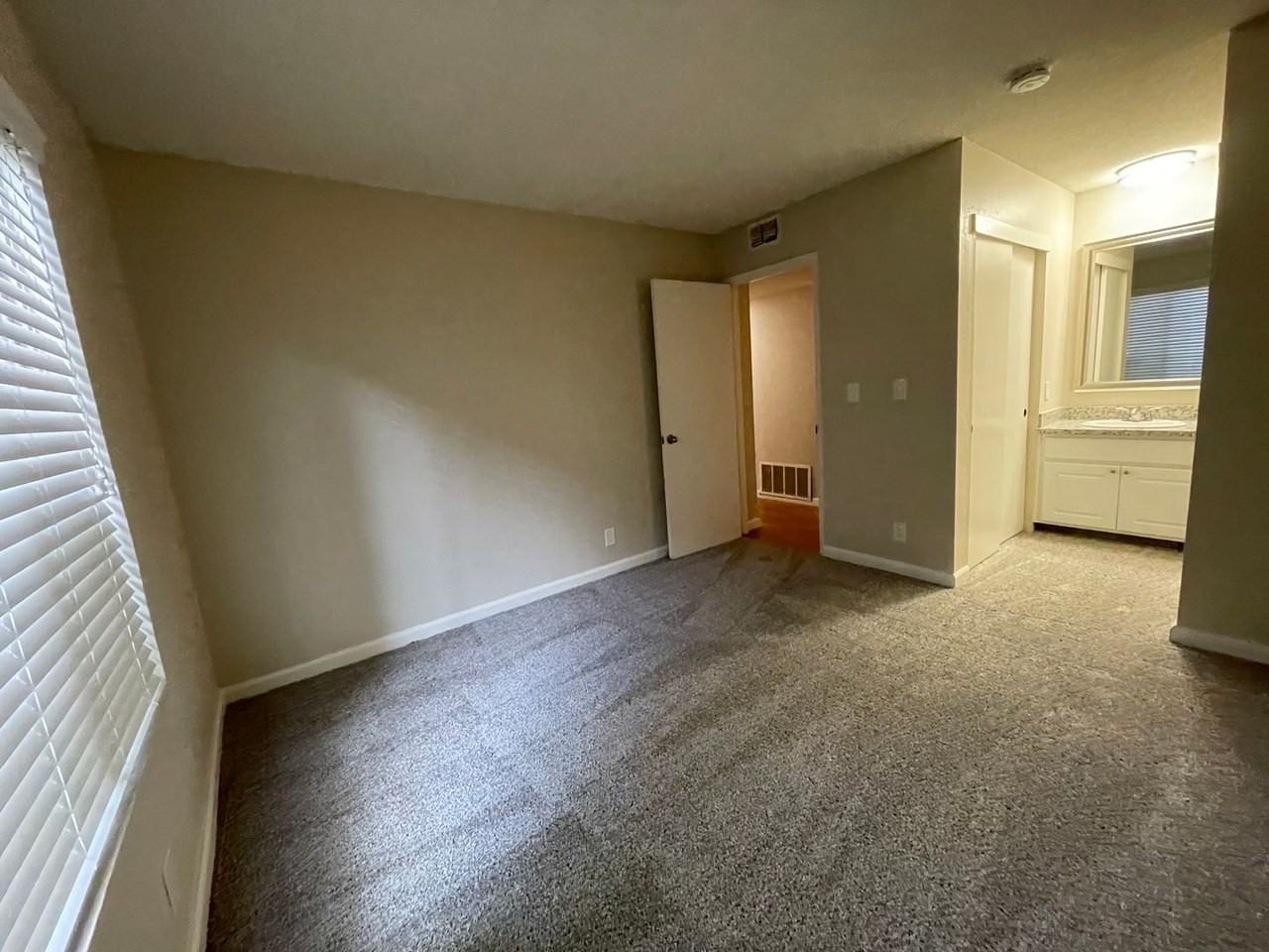2811-15 E Street - Photo 7 of 18