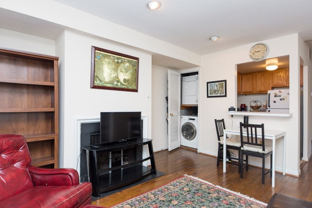 4450 Macarthur Blvd Nw #8A - Photo 3 of 14