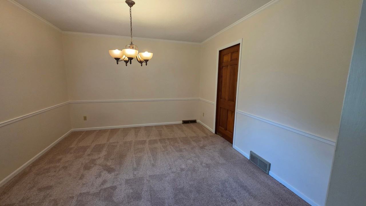 4405 E 109th Ter - Photo 4 of 8
