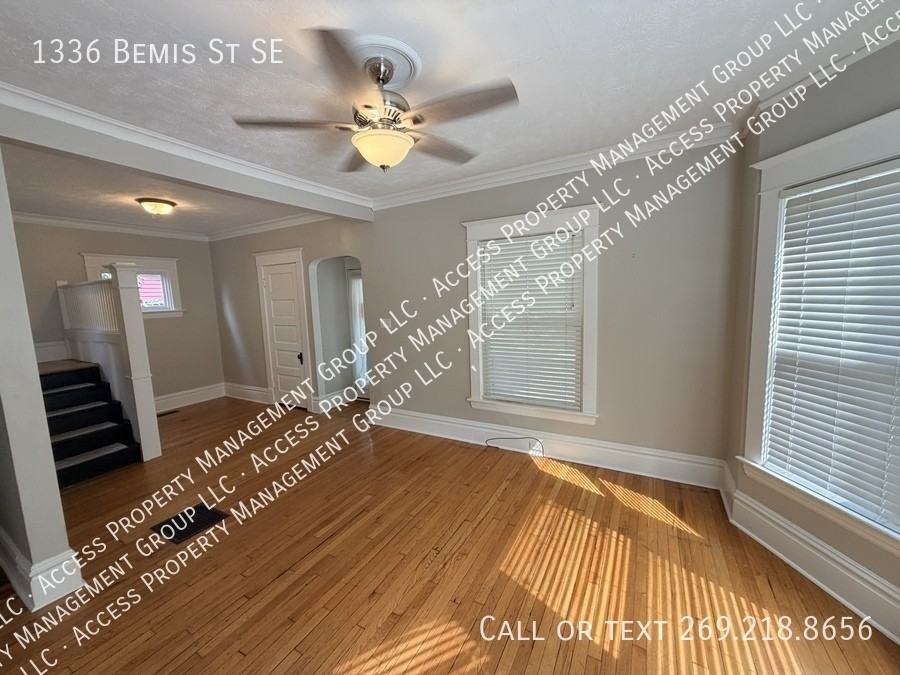 1336 Bemis St Se - Photo 6 of 35