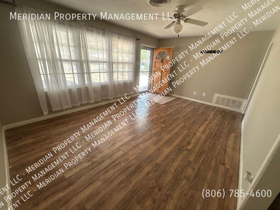 4917 10th St - Photo 3 of 20