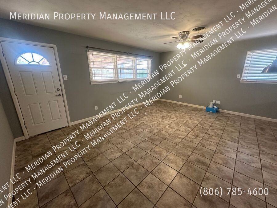 4917 10th St - Photo 4 of 20
