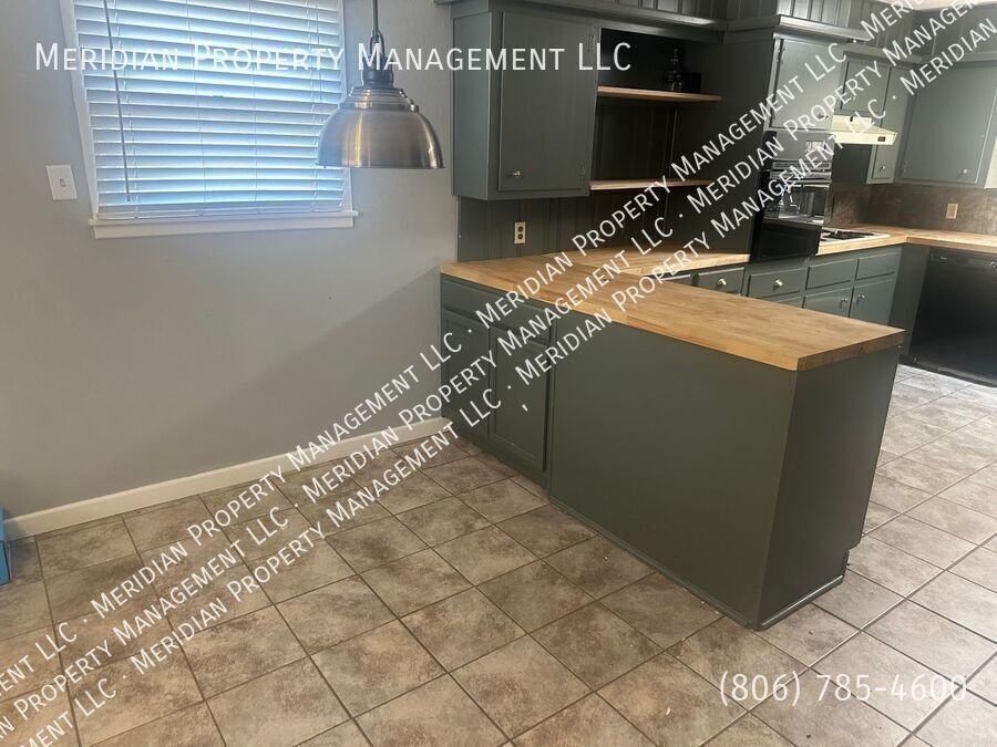 4917 10th St - Photo 5 of 20