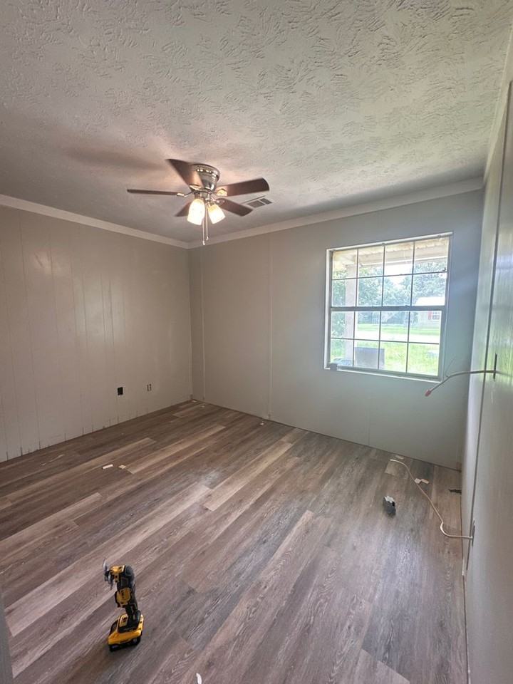 140 Lake Dr - Photo 3 of 5