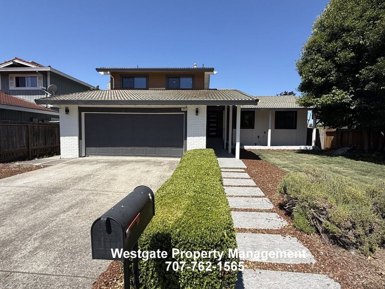 678 Holly Ave - Photo 3 of 33