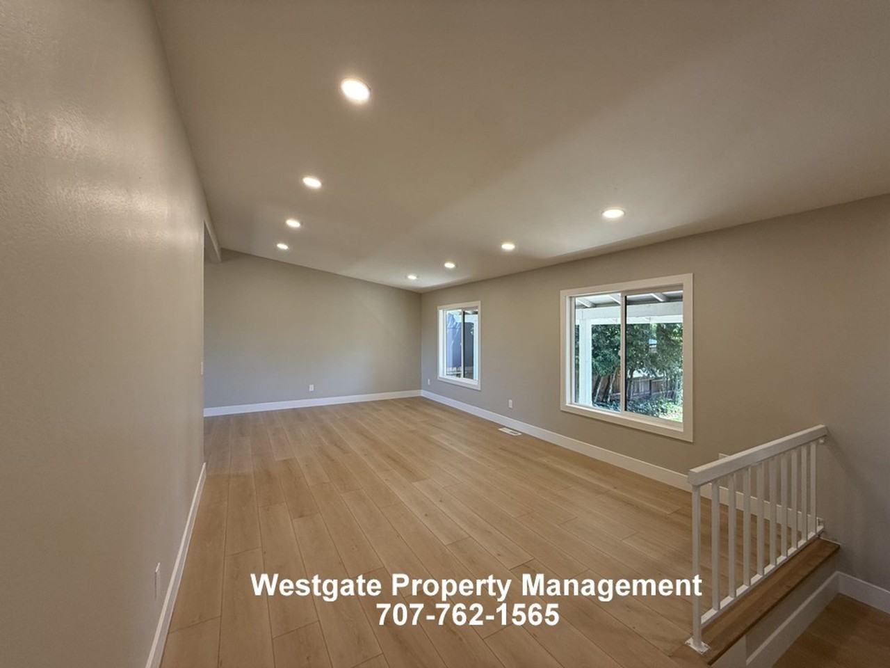 678 Holly Ave - Photo 4 of 33
