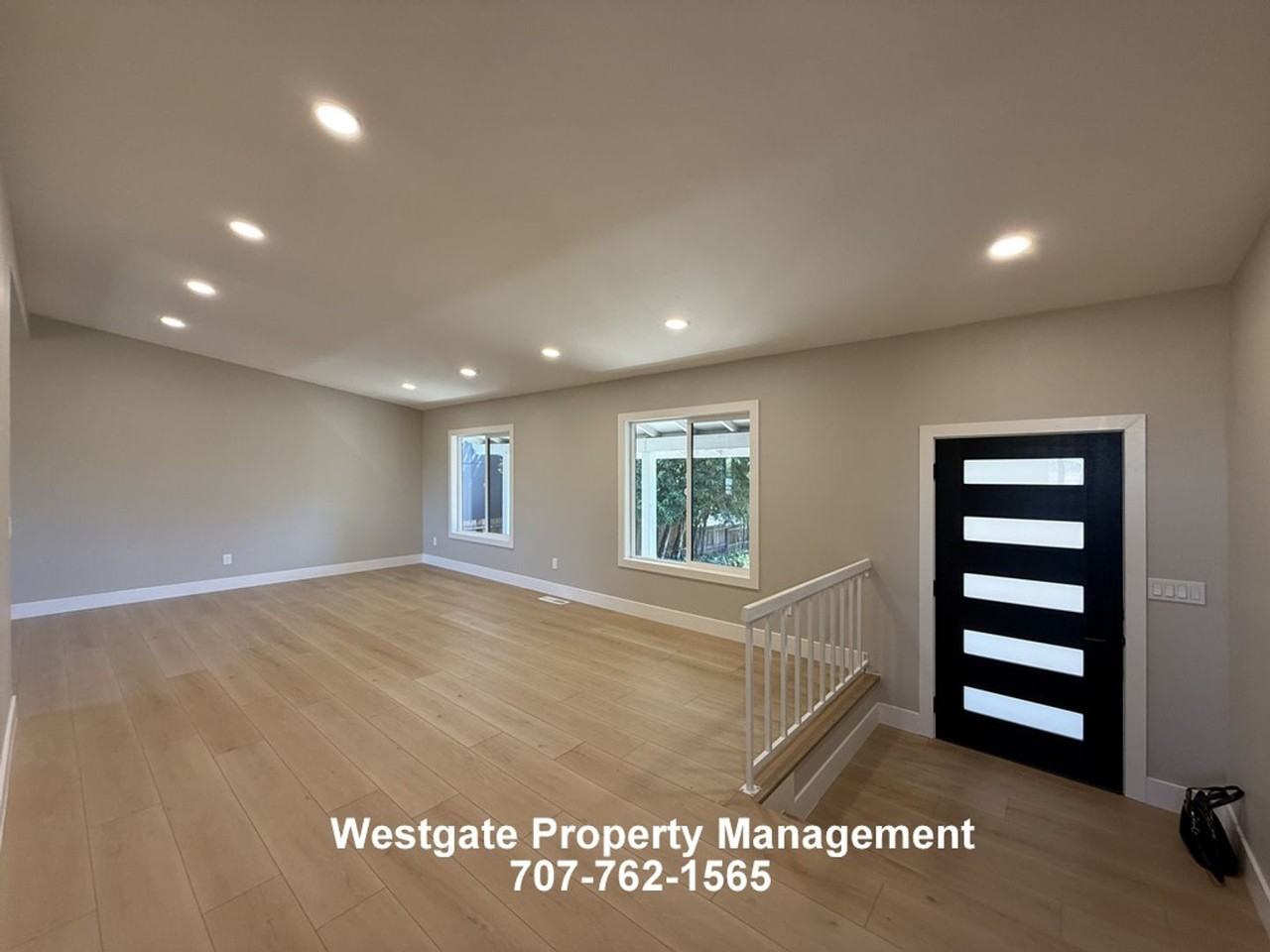 678 Holly Ave - Photo 5 of 33