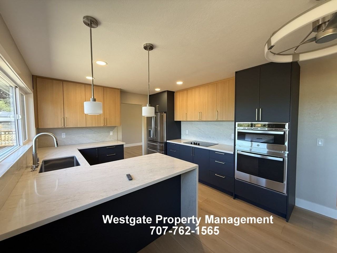 678 Holly Ave - Photo 7 of 33