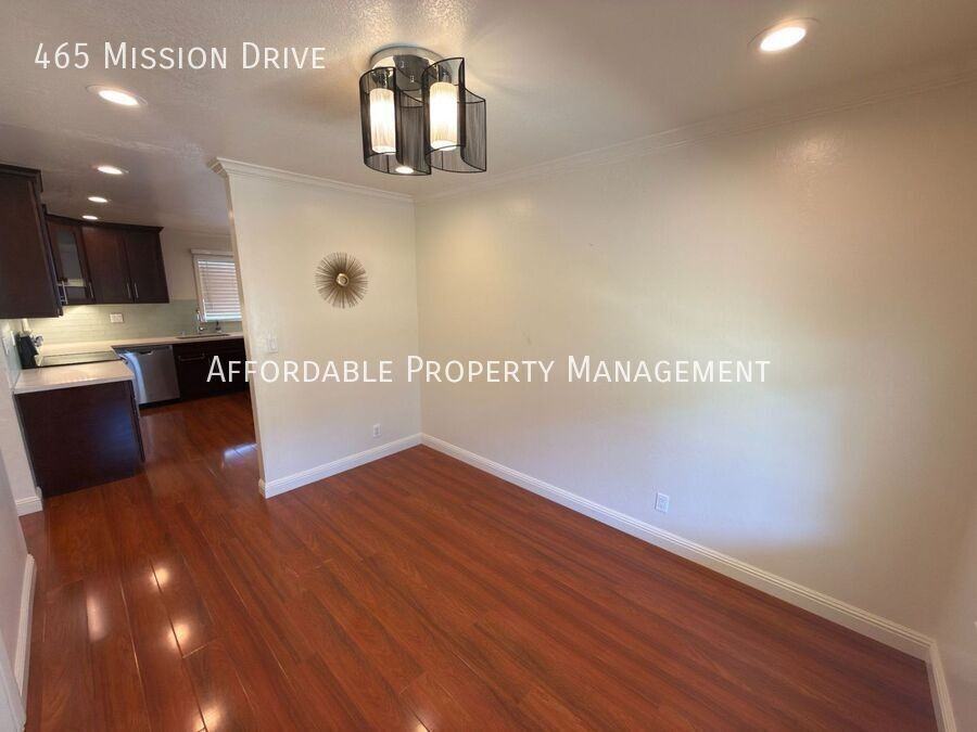 465 Mission Dr - Photo 5 of 27