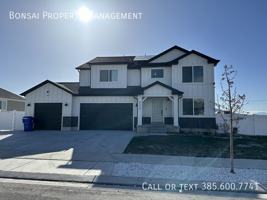 featured image of 4554 N Mt Ellen St