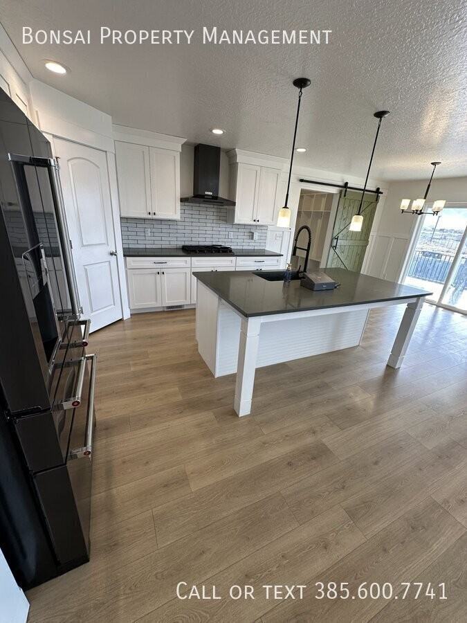 4554 N Mt Ellen St - Photo 5 of 50