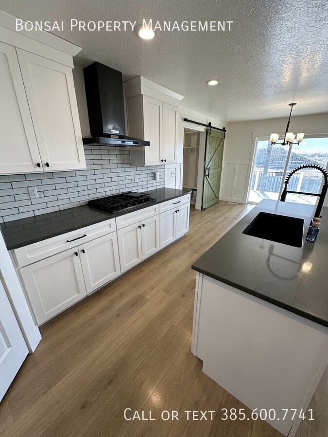 4554 N Mt Ellen St - Photo 6 of 50