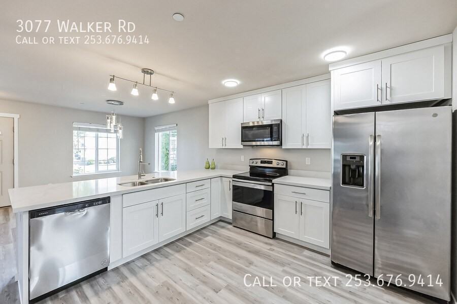 3077 Walker Rd - Photo 3 of 30