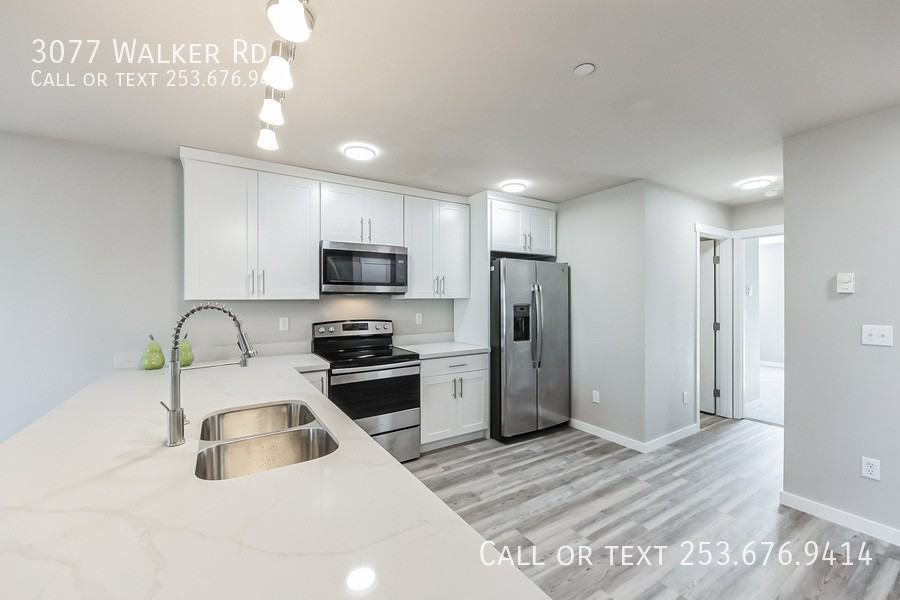 3077 Walker Rd - Photo 5 of 30