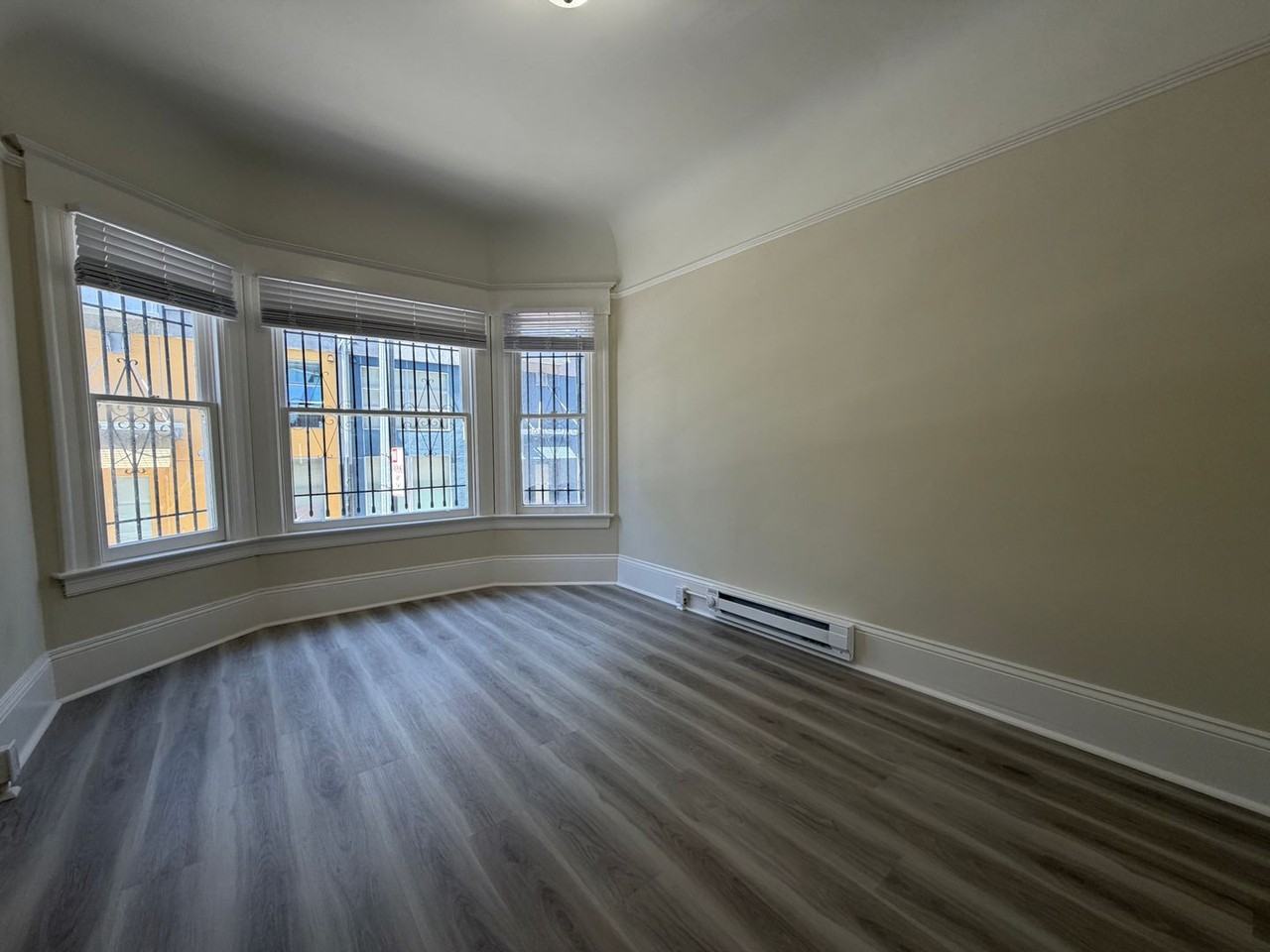 569 Minna St #569 - Photo 3 of 17