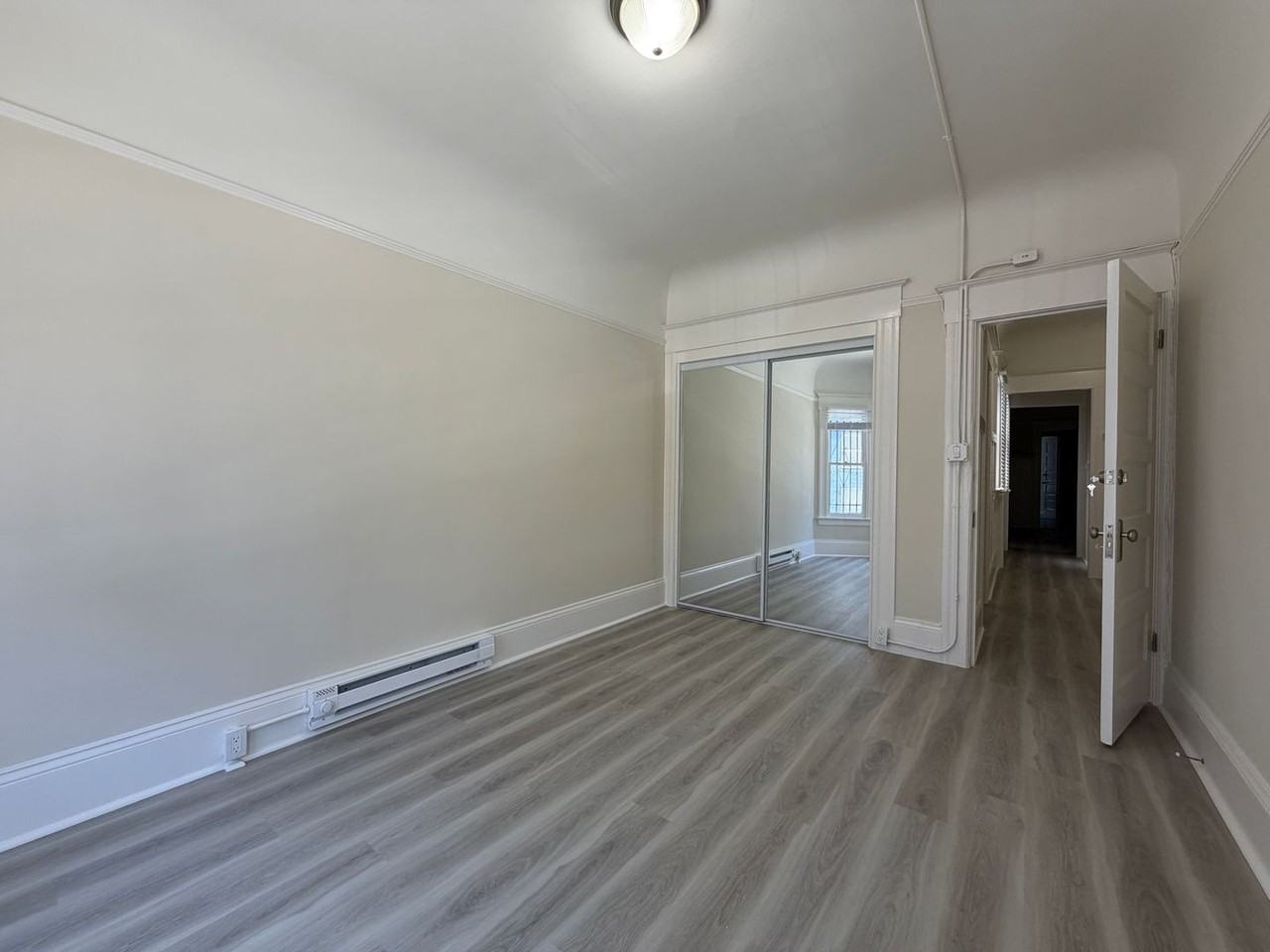 569 Minna St #569 - Photo 5 of 17