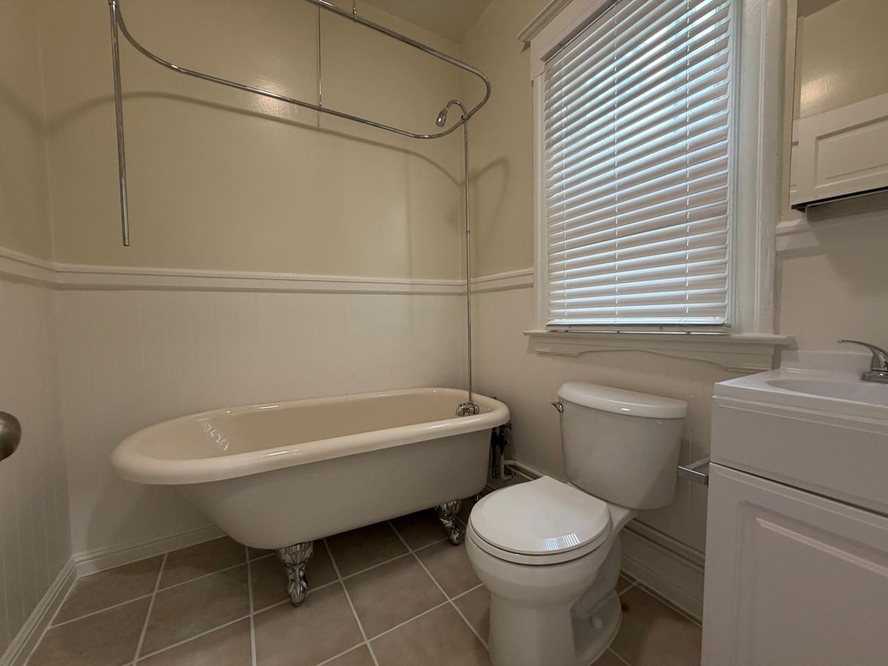 569 Minna St #569 - Photo 6 of 17