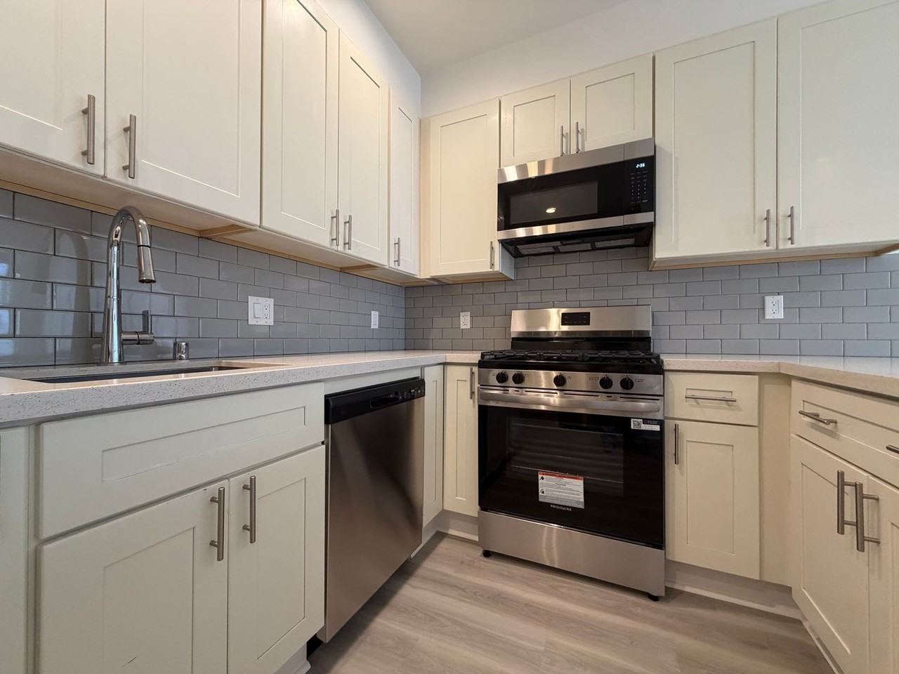 571A Minna St #571A - Photo 4 of 15