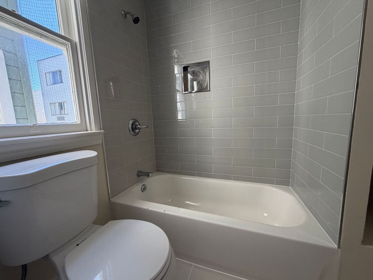 571A Minna St #571A - Photo 5 of 15