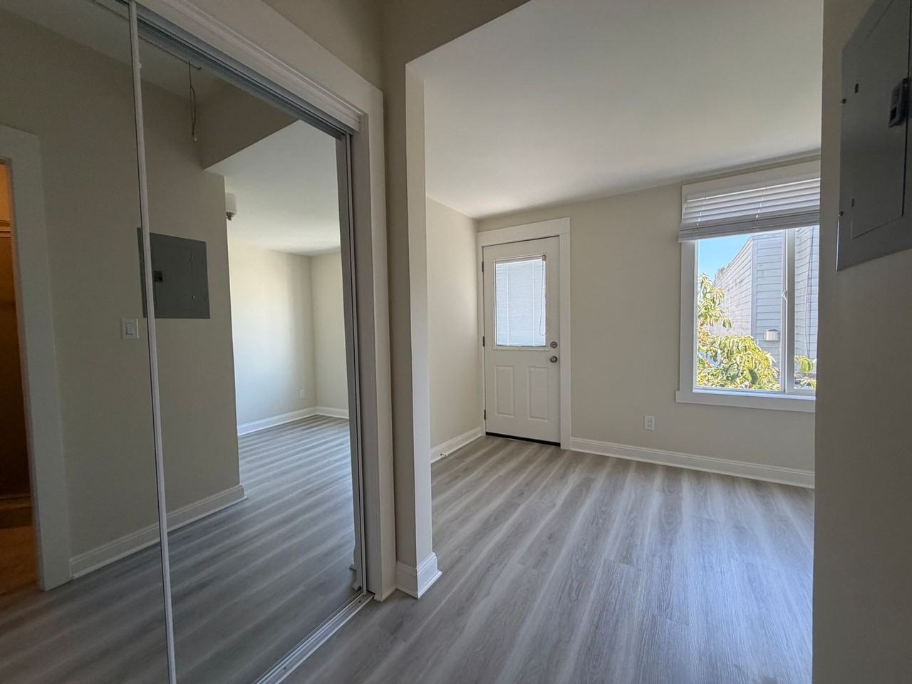 569B Minna St #569B - Photo 5 of 17