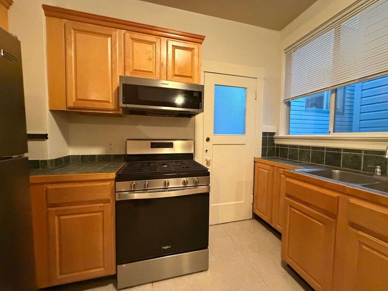 234 17th Ave #4 - Photo 5 of 23