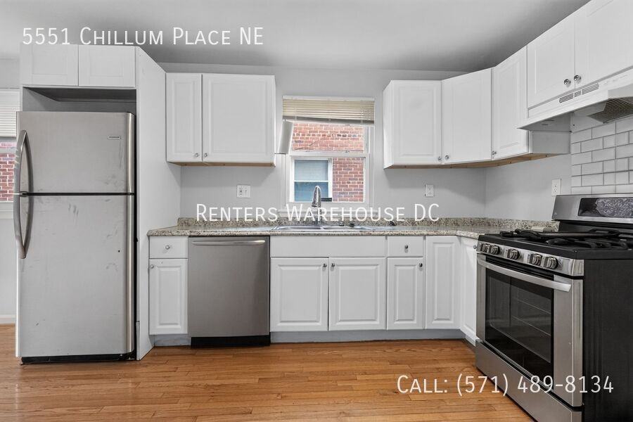 5551 Chillum Pl Ne - Photo 2 of 29
