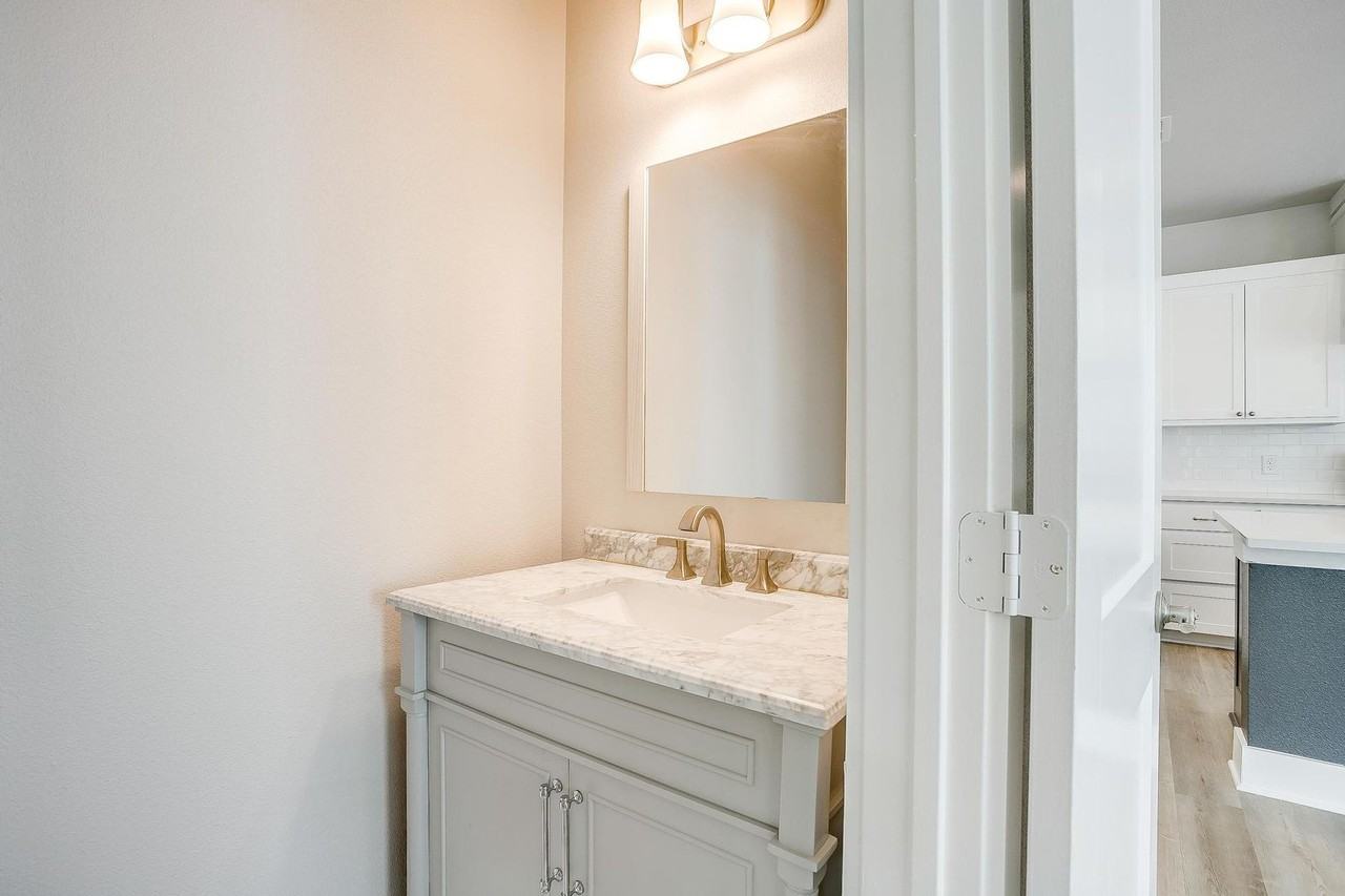 2944 Forest Park Blvd #2944FP2028 - Photo 4 of 39