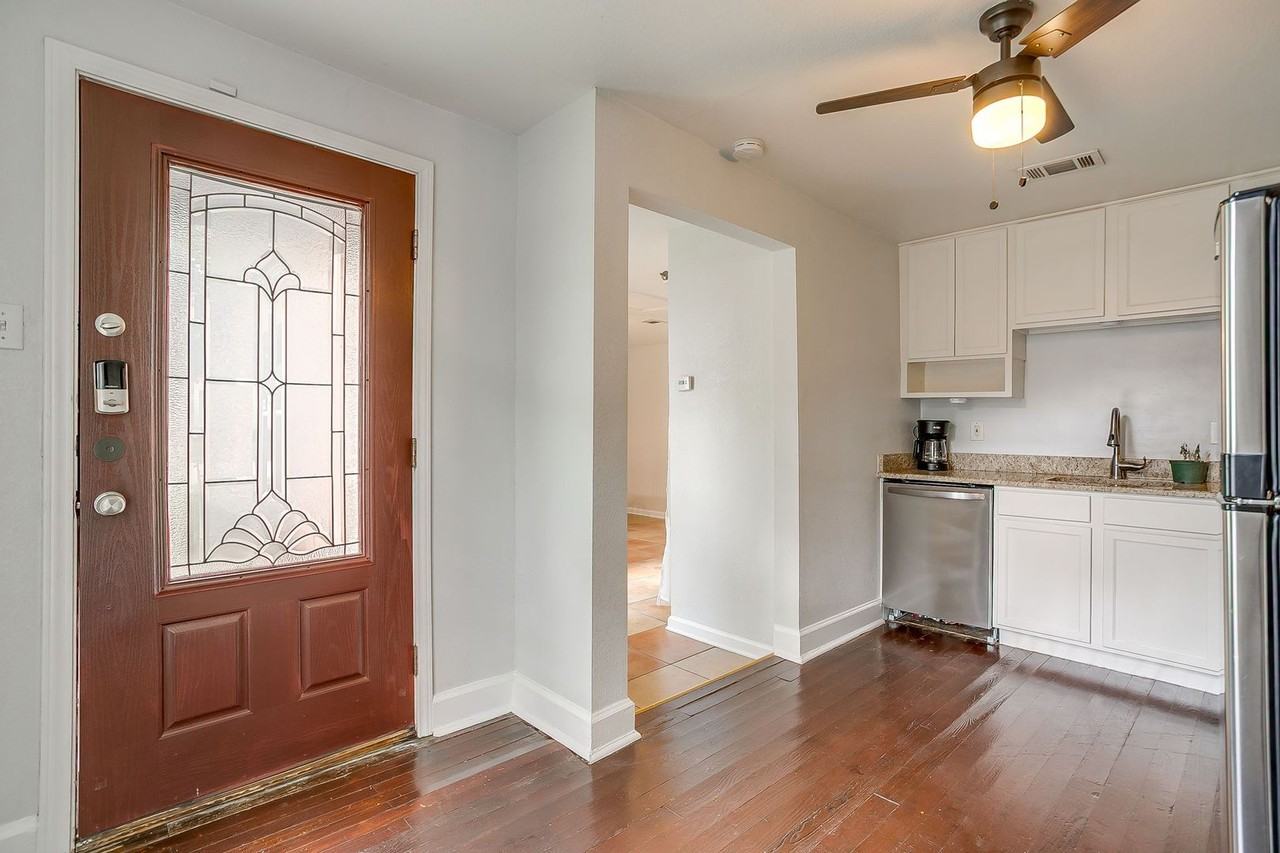 3256 Greene Ave - Photo 3 of 50