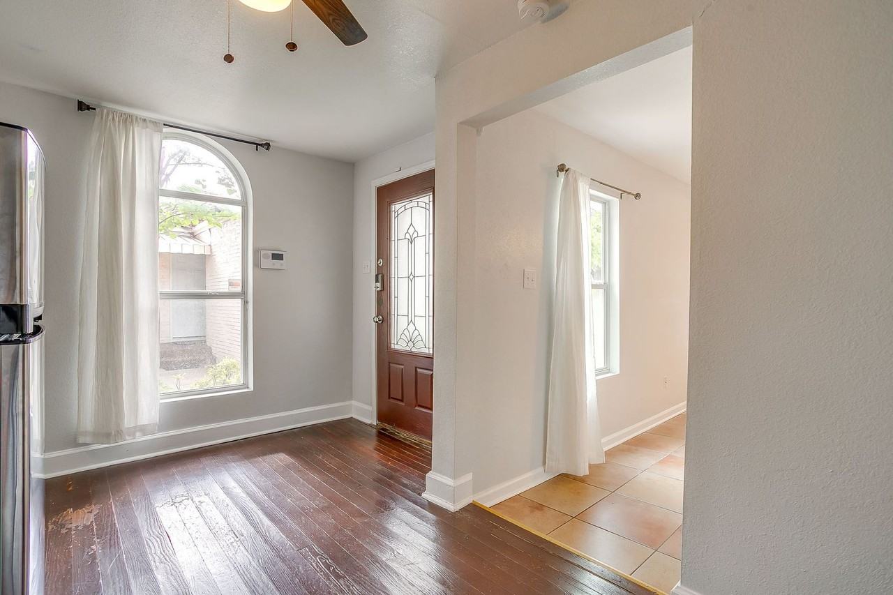 3256 Greene Ave - Photo 5 of 50
