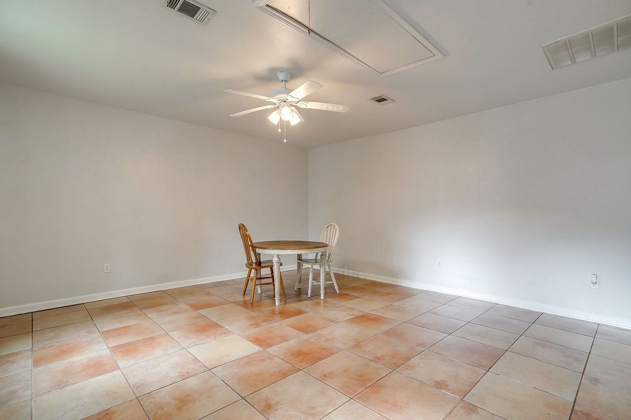 3256 Greene Ave - Photo 7 of 50