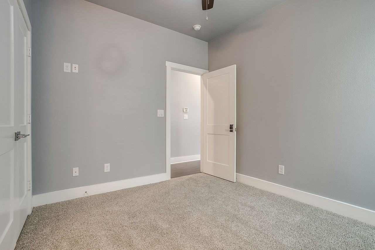 2822 Forest Park Blvd #2822FP2028 - Photo 3 of 42