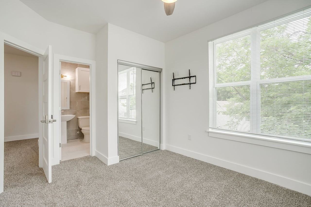 3146 Forest Park Blvd #3146FP2028 - Photo 3 of 34
