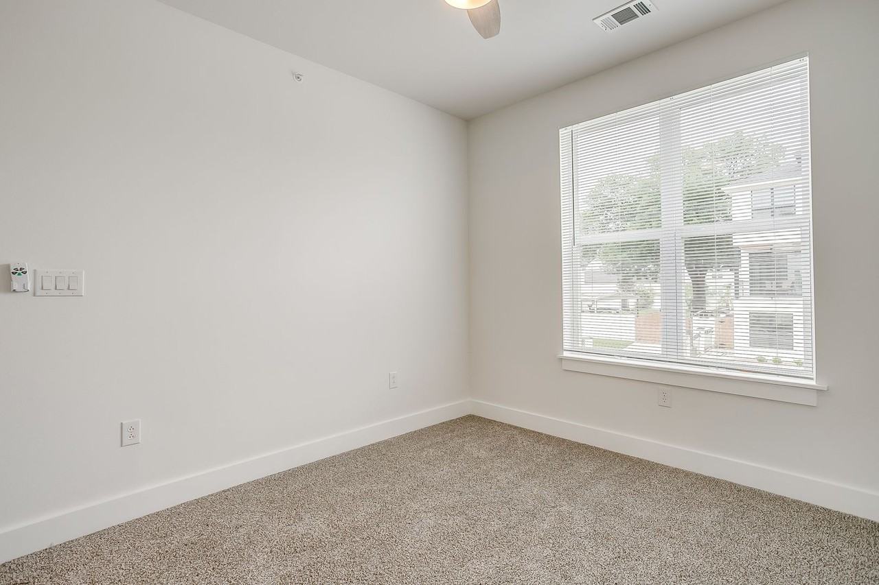 3146 Forest Park Blvd #3146FP2028 - Photo 7 of 34