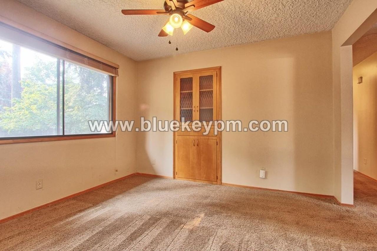 1102 Ne 125th Ave - Photo 6 of 16